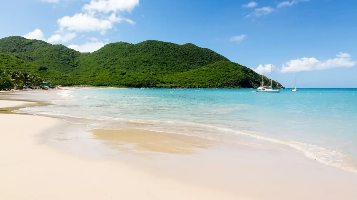 L'île de Tintamarre : le paradis caché des Caraïbes accessible en bateau